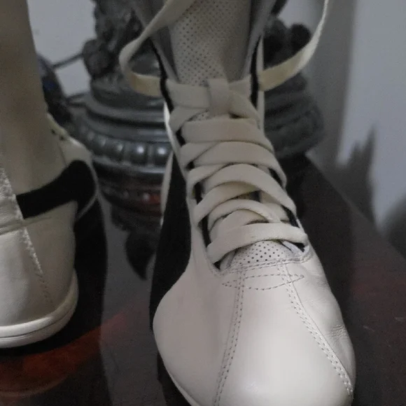 Puma Women's High-Top Cream and Black Sneakers - Picture 6 of 11